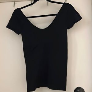 shapewear top. black.
